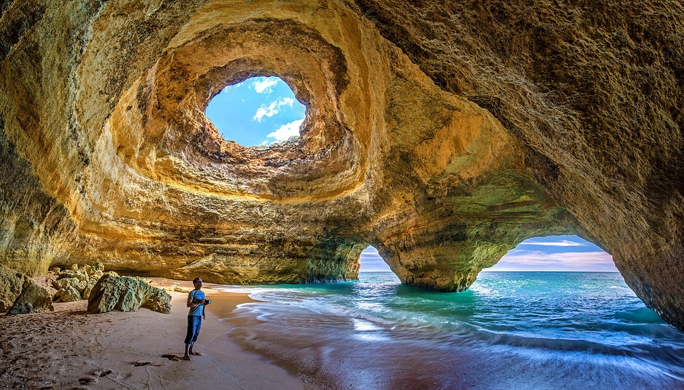 Discover the Enchanting Beauty of Portugal: Top Must-Visit Destinations